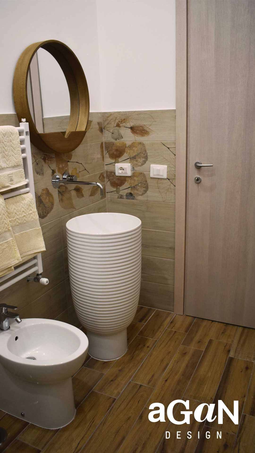 Arredamento bagno con tonalità chiare