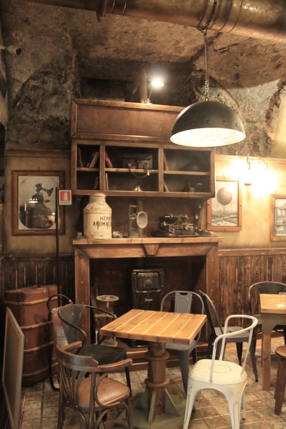 Arredamento ristorante vintage legno e ferro